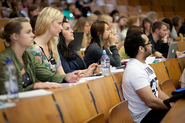 Studierende im Hörsaal