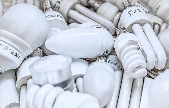 mehrere Energiesparlampen