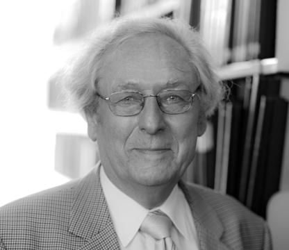 Porträtbild von Professor Fritz Nies in schwarzweiß